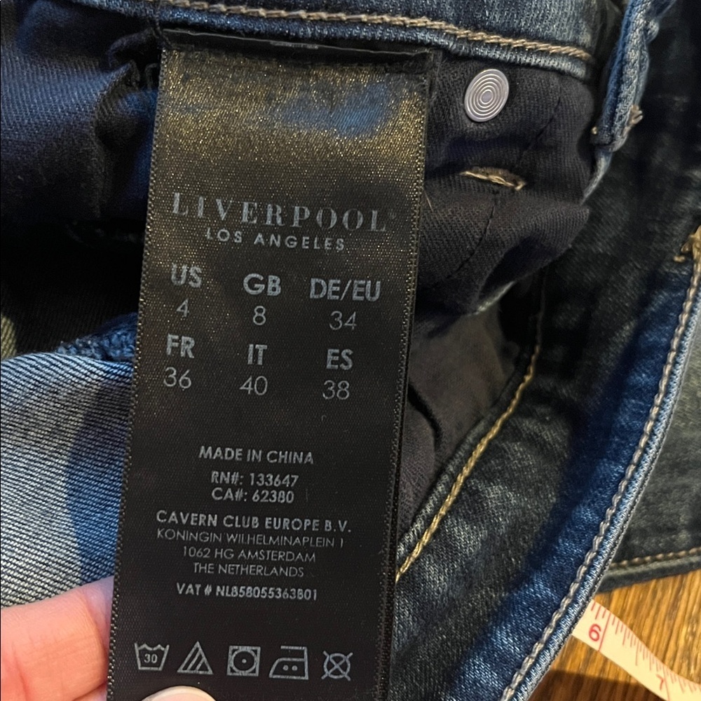 Liverpool Cropped Jean Color Tea Tree  Size 4 - Picture 7 of 11